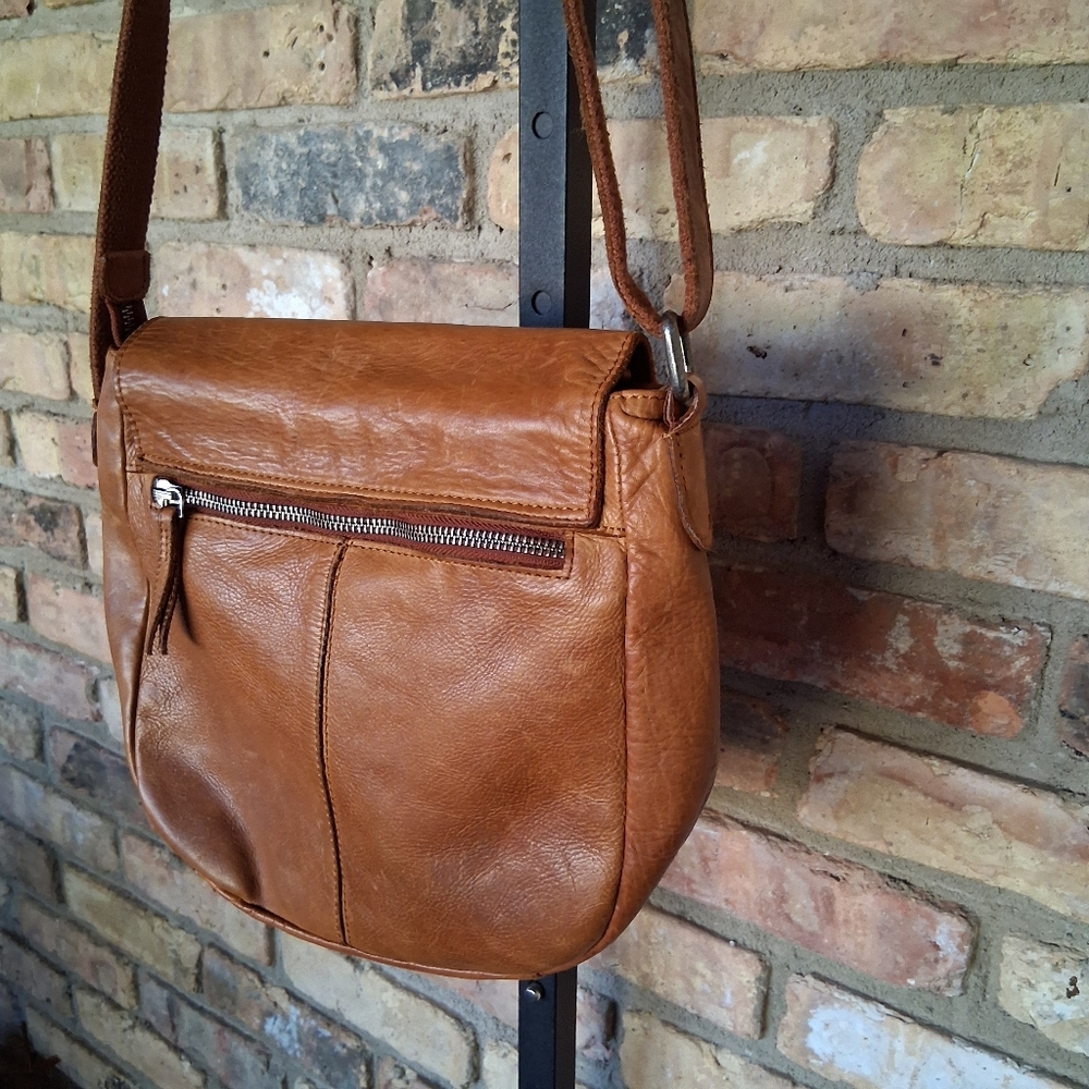 GENICCI LEATHER SHOULDER BAG WITH FTONT FLAP - Picture 7 of 11